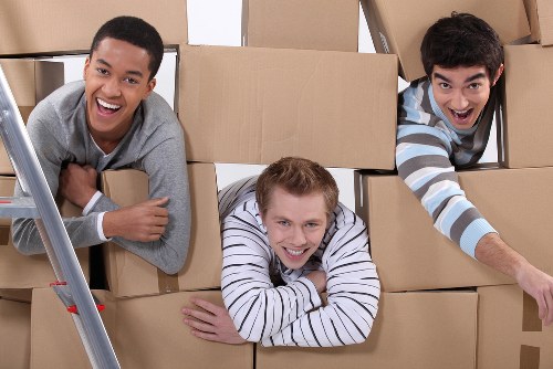 Local flat and house move support with a removals van